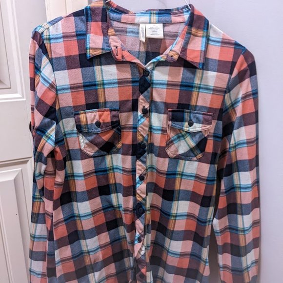 Women's Size L Passport Pink Blue Flannel Button Down Plaid Shirt - Picture 3 of 6